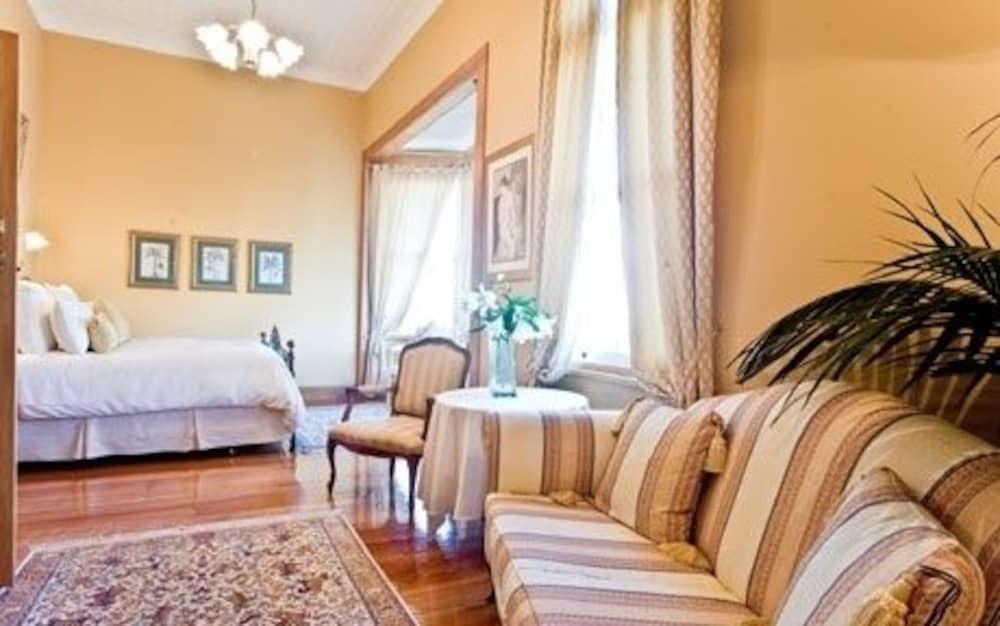 Mchardy Lodge Нейпир Экстерьер фото